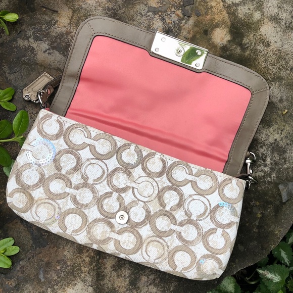 Coach Kristen Wristlet - Picture 3 of 4